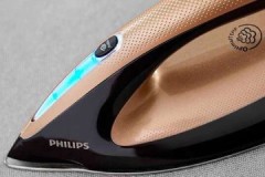 إرشادات خطوة بخطوة حول كيفية تنظيف المكواة المولّدة للبخار من Philips بشكل مستقل من الحجم الداخلي