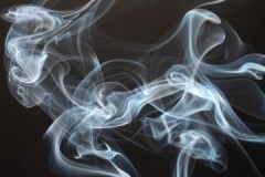 Operasi Kesegaran, atau cara menghilangkan bau rokok dengan cepat di sebuah apartmen