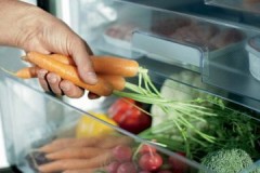 Several options for how to keep carrots in the refrigerator longer
