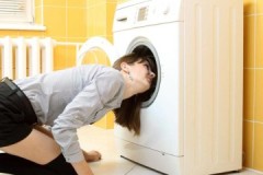 Који је разлог што Самсунг машина за прање веша не сакупља воду, како решити проблем?