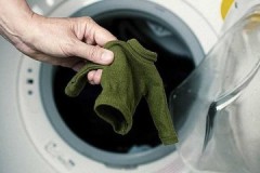 שיטות יעילות כיצד למתוח סוודר שישב לאחר הכביסה