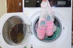 Een handig en noodzakelijk accessoire: een tas om sneakers in de wasmachine te wassen