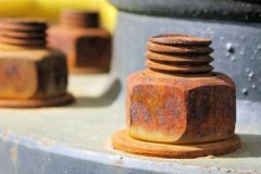 Effective methods on how to unscrew a rusty bolt or nut at home