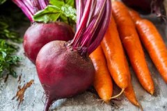 Tärkeitä sääntöjä porkkanan ja punajuuren varastointiin kellariin talveksi