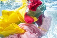 Renkli çamaşırlar için tozların değerlendirilmesi: özellikler, maliyet, müşteri görüşleri