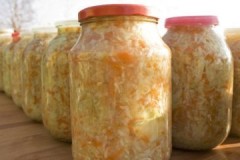 Important tips on how to store sauerkraut on the balcony in winter