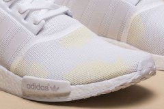 ماذا تفعل إذا تحول لون حذائك الرياضي الأبيض المفضل إلى اللون الأصفر بعد الغسيل ، كيف تعيده إلى البياض؟