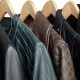Tips en trucs over hoe en hoe u het eco-leer op een jas kunt gladstrijken