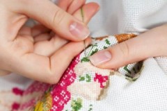 How to properly wash the embroidery with a cross and not spoil it?