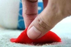 Skuteczne i sprawdzone sposoby usuwania szlamu z dywanu