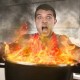 Selesaikan kesilapan, atau cara menghilangkan bau terbakar di sebuah apartmen dan rumah setelah panci terbakar