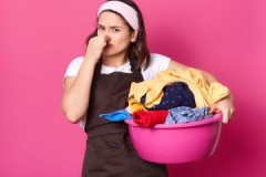 Orsaker och konsekvenser: vad ska jag göra om tvätten luktar smaklös efter tvätt?