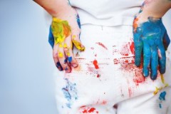 Савети како уклонити осушену боју са фармерки код куће