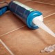 Secrets of experienced craftsmen on how to remove silicone sealant from bathroom tiles