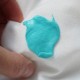 Bevisade metoder för att snabbt ta bort tuggummi från kläder och tyg