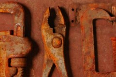The most effective ways to clean tools from rust