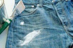 Cara dan cara membuang cat kering dari pakaian di rumah