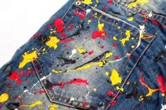 Les maneres més efectives de netejar la pintura a l'oli dels pantalons texans