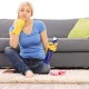 TOP 10 façons d'éliminer les odeurs et les taches d'urine d'un adulte d'un canapé